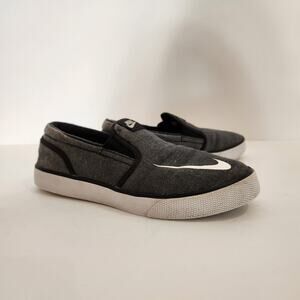NIKE Toki 719740-001 Black White Canvas Slip On Skate Skateboard Sneaker Kids 3Y